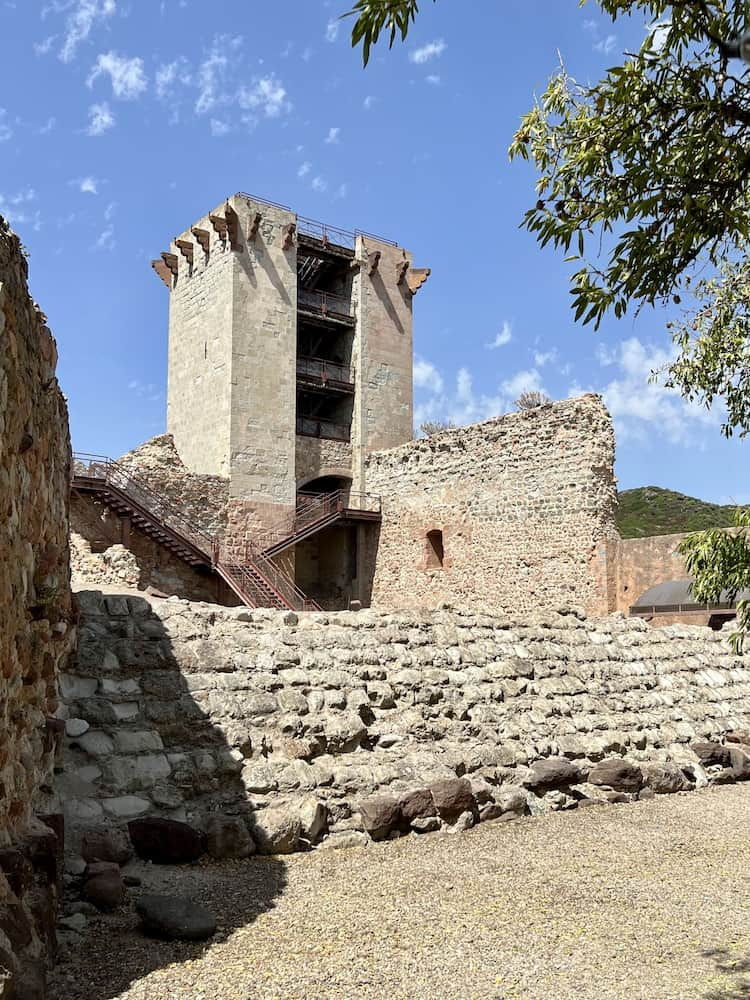 Castelo de Serravalle