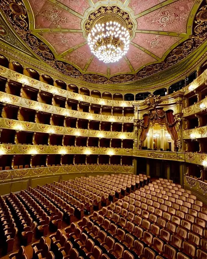 Teatro Nacional de São Carlos no Chiado